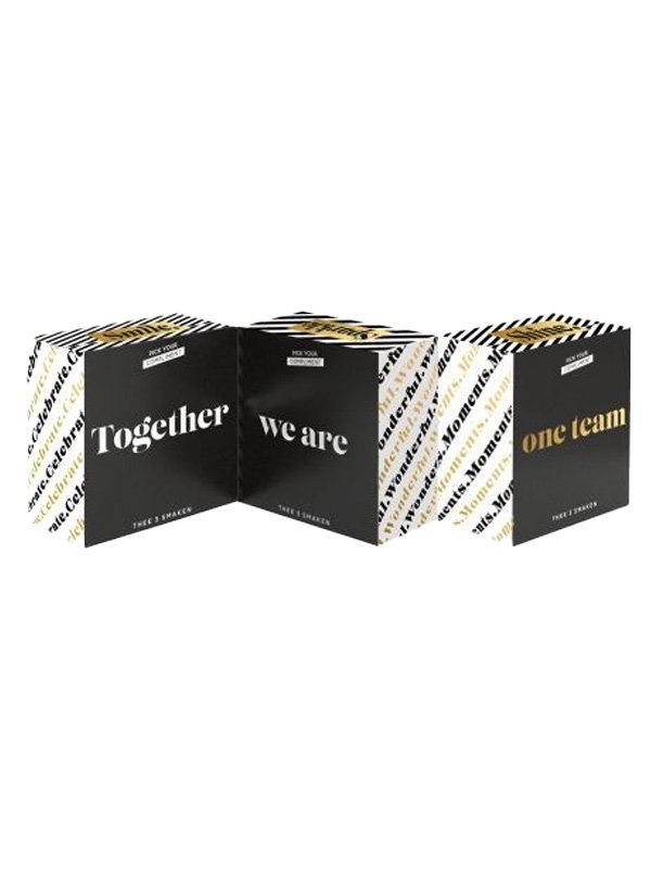 Kerst cadeaupakket met mok, sojakaars & complimentenkaartjes