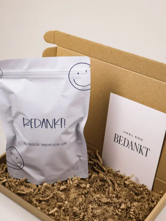 Brievenbus cadeau – Snoepzak Bedankt! vol zoete hartjes