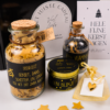Kerst cadeaupakket met handzeep, kaars, lucifers en pin