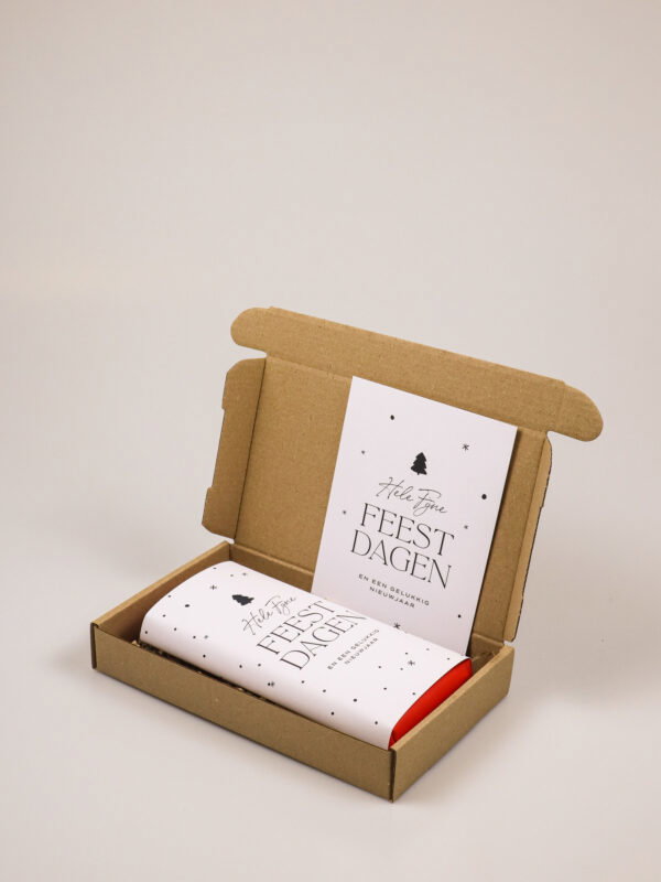 brievenbus kerst cadeau – chocolade met kaart fijne feestdagen