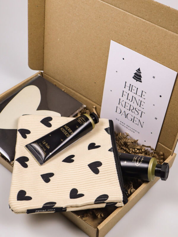geurzakje, etui, lippenbalsem en handcreme-3 Brievenbus kerstcadeau met handcrème, lippenbalsem en etui
