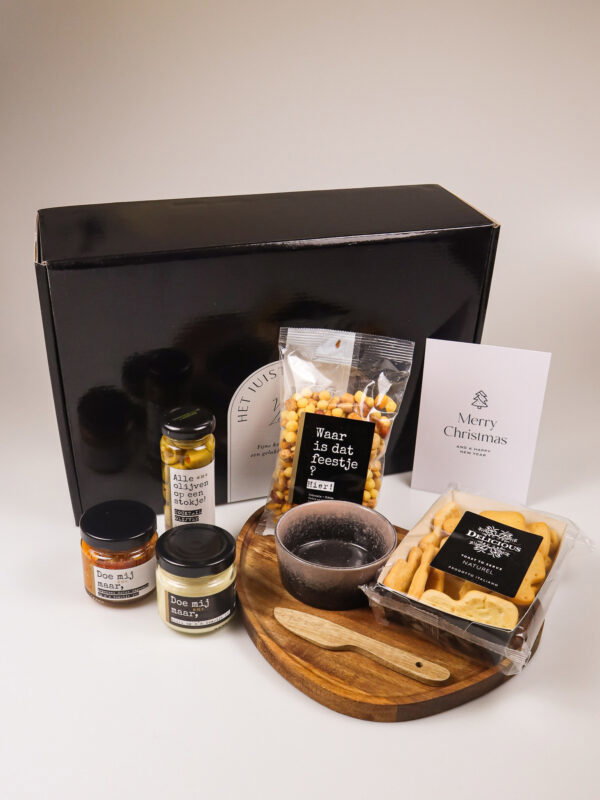 Kerst cadeaupakket met borrelhapjes – feestelijk en hartig genieten