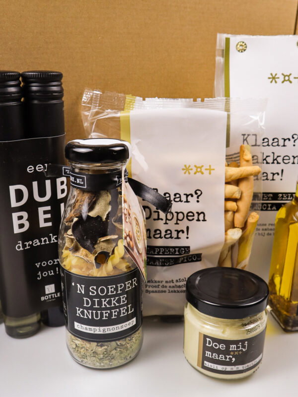 soep dikke knuffel, dubbel wijn, brooddippers, aioli, focaccia, olie-1 veel liefs cadeaupakket met soep, wijn & borrelhapjes