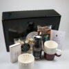 Zusss kerstcadeaupakket met mok, chocolade, koek en kandelaar Zusss kerstcadeaupakket met mok, chocolade, koek en kandelaar