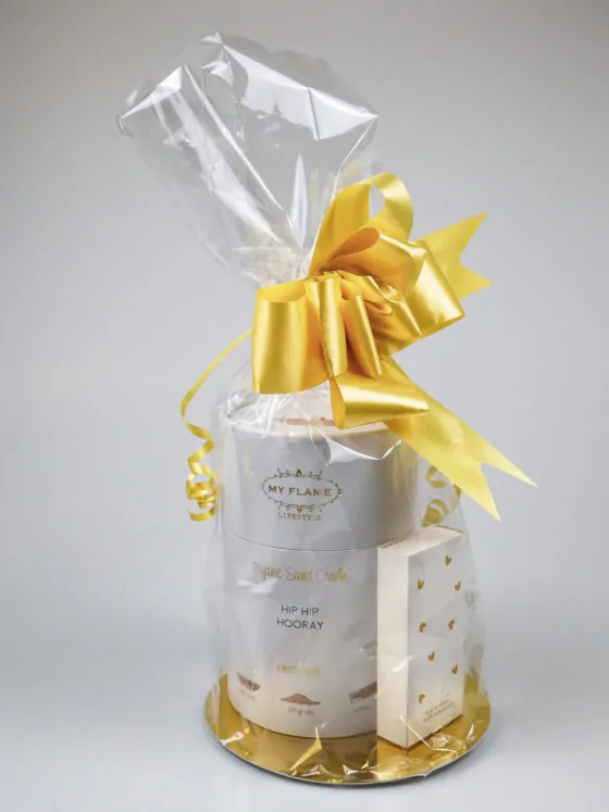 Cadeaupakket kaarsen – Hip Hip Hooray zandkaars & lucifers Cadeaupakket kaarsen – Hip Hip Hooray zandkaars & lucifers