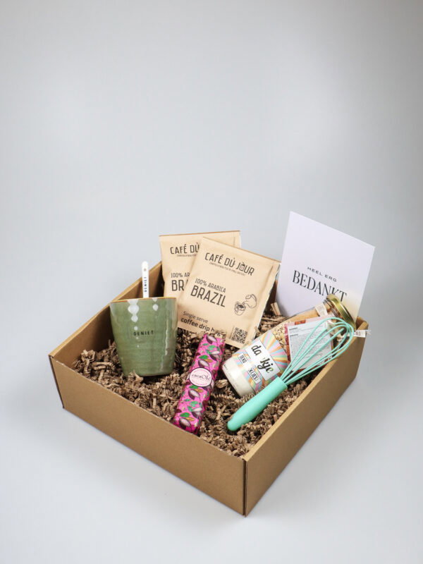 Cadeaupakket Bedankt – Met Zusss mok, koffie, chocolade en bakmix Cadeaupakket Bedankt – Met Zusss mok, koffie, chocolade en bakmix