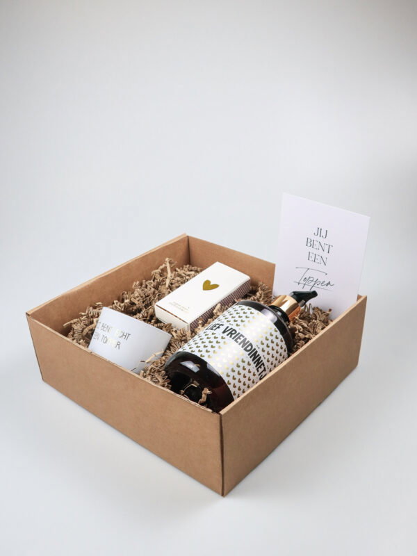 Cadeaupakket Jij bent echt een Topper – Handzeep, sojakaars & lucifers Cadeaupakket Jij bent echt een Topper – Handzeep, sojakaars & lucifers