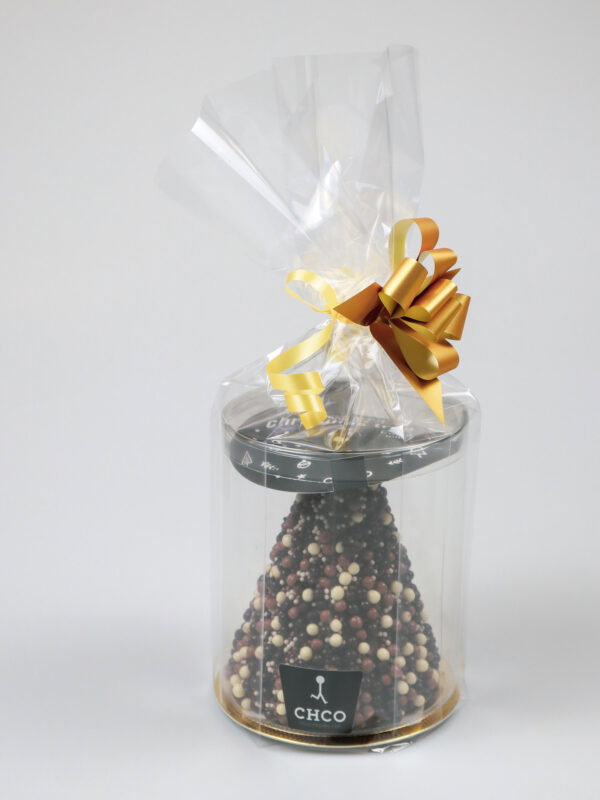 Chocolade kerstboom in luxe cadeauzak – Melkchocolade met knapperige topping Chocolade kerstboom in luxe cadeauzak – Melkchocolade met knapperige topping