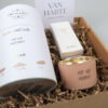 Cadeaupakket Happy Birthday – met Kaarsenzand, Sojakaars & Lucifers