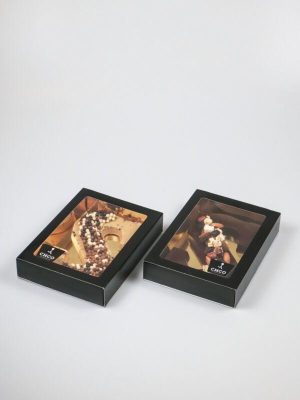 Sinterklaas cadeaupakket met witte chocoladeletter cookie karamel