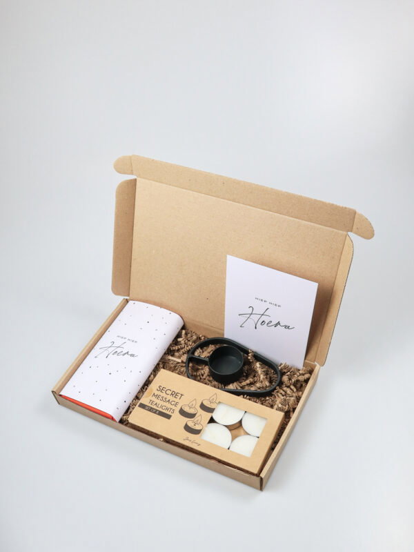 Brievenbus cadeau Hiep Hiep Hoera – Kaarslicht verrassing & Chocolade