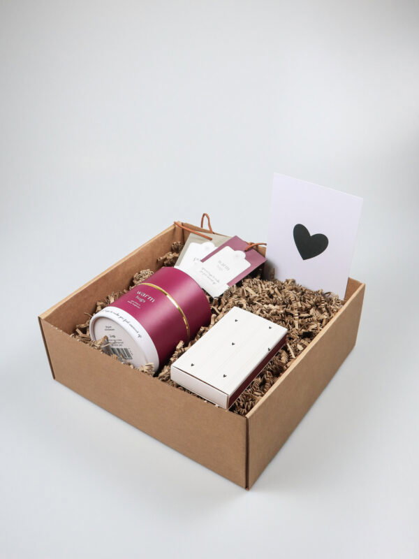 Cadeaupakket met Zusss geurkaars Warm Hugs & geurzakjes