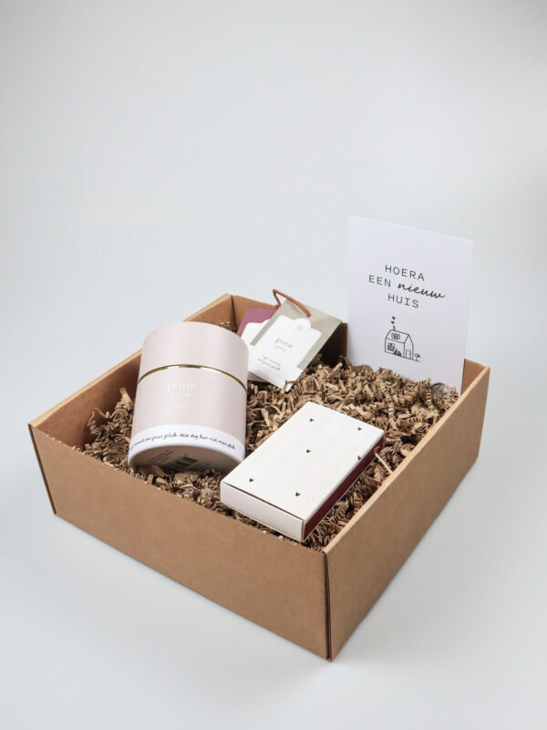 Nieuw huis cadeaupakket – Zusss geurkaars, geurzakjes & lucifers