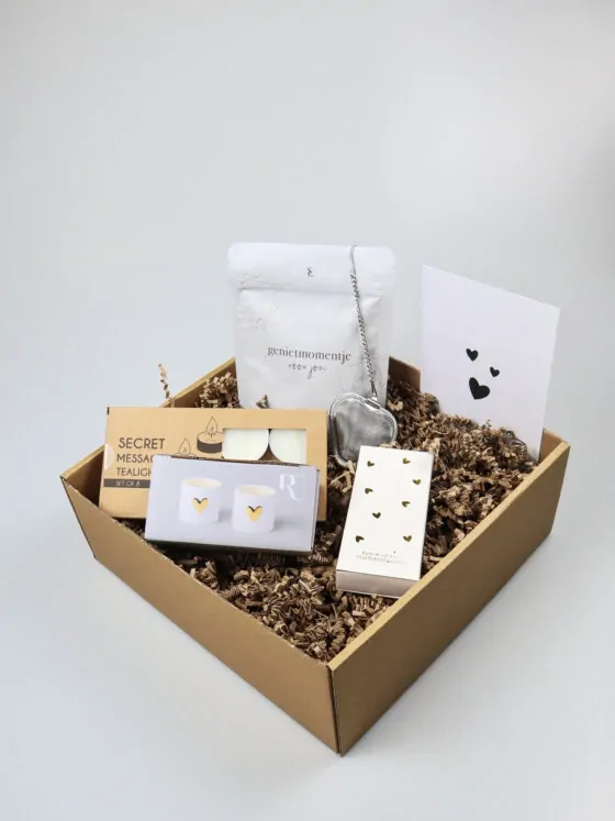 Geniet momentje cadeaupakket met thee en waxinelichtjes Geniet momentje cadeaupakket met thee en waxinelichtjes