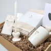 Cadeaupakket Zusss met mokken, hartkandelaar en keukenset