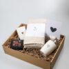 Cadeaupakket Zusss koffie & gezelligheid – stijlvol cadeau met mokken en chocolade