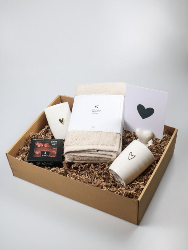 Cadeaupakket Zusss koffie & gezelligheid – stijlvol cadeau met mokken en chocolade