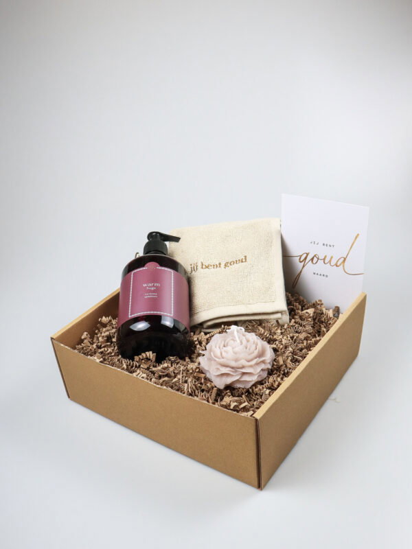 Cadeaupakket Jij Bent Goud Waard – Handzeep, gastendoekje & sojakaars