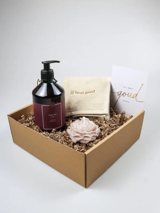 Cadeaupakket Jij Bent Goud Waard – Handzeep, gastendoekje & sojakaars Cadeaupakket Jij Bent Goud Waard – Handzeep, gastendoekje & sojakaars