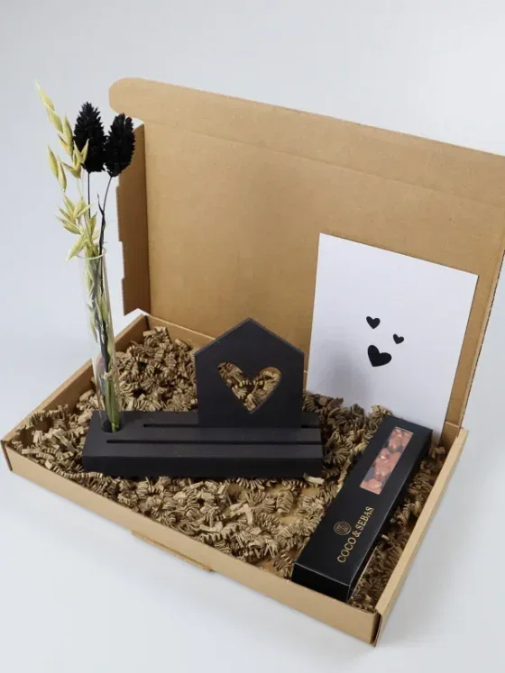 Brievenbus cadeau – Kaarthouder, vaasje & chocolade
