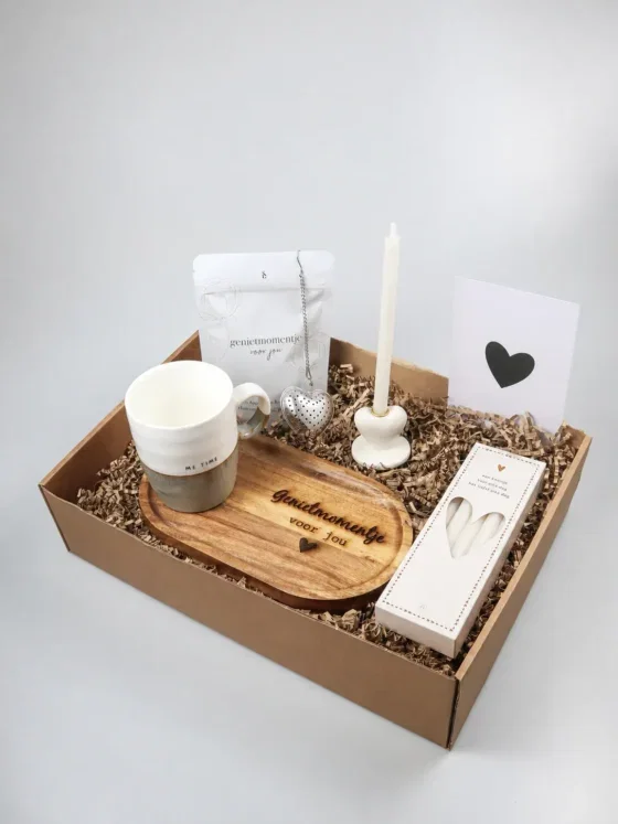 Cadeaupakket geniet momentje met thee, Zusss theemok en serveerplank