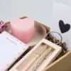 Cadeaupakket speciaal voor jou met notitieblok, pennen, hartkaars & chocolade Cadeaupakket speciaal voor jou met notitieblok, pennen, hartkaars & chocolade