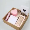 Cadeaupakket speciaal voor jou met notitieblok, pennen, hartkaars & chocolade Cadeaupakket speciaal voor jou met notitieblok, pennen, hartkaars & chocolade