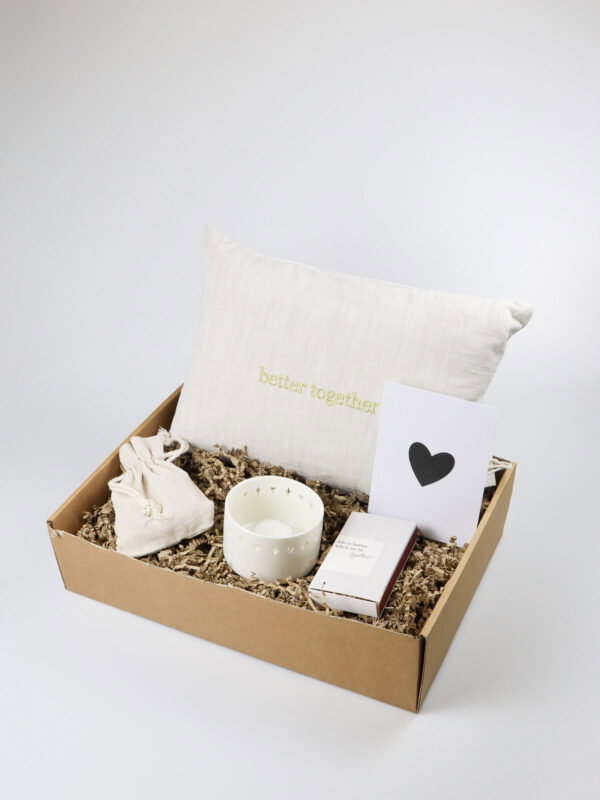 Cadeaupakket Better Together - Kussen & lichtjes