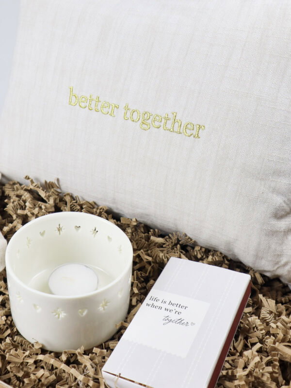 Cadeaupakket Better Together - Kussen & lichtjes