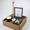 Cadeaupakket nieuw huis – Fotolijst, kaars, sleutelhanger en chocolade