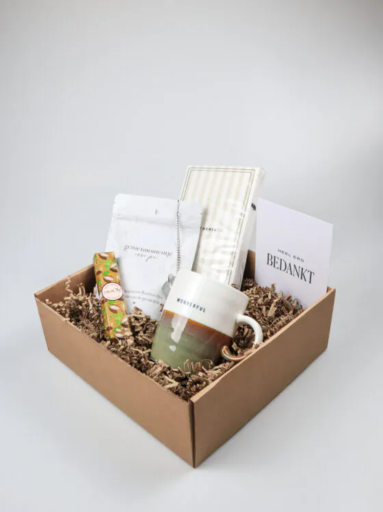 Cadeaupakket Bedankt met Zusss Mok Wonderful, Thee en Chocolade