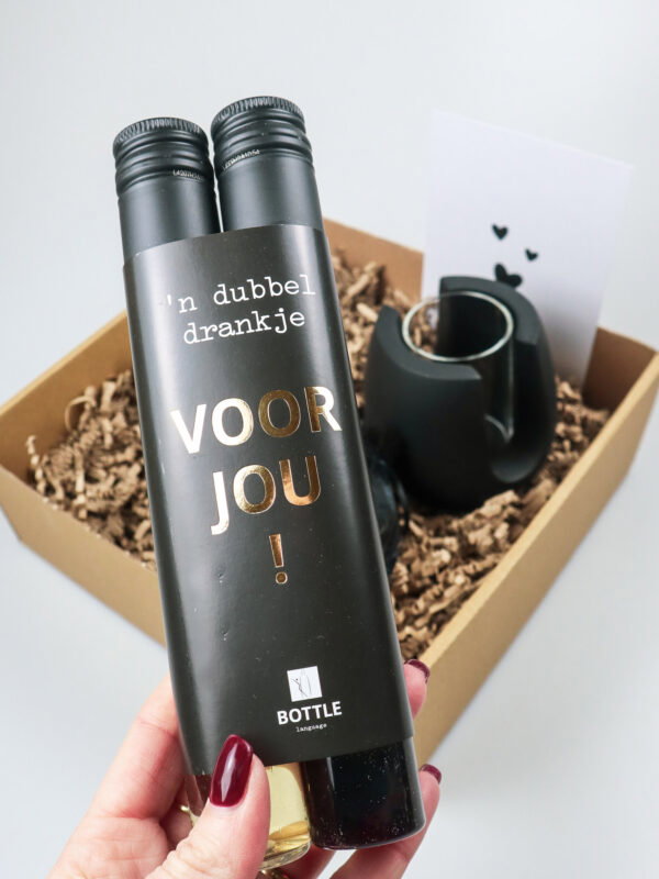 Cadeaupakket met Wijn, Theelichthouder en Sfeervolle Kaarsen