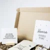 Brievenbus cadeau baby op komst – babysokjes, badzout & quote blockie