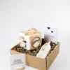 Cadeaupakket hoera een jongen – Jollein activiteitenkubus, baby douchegel & quote blockie Cadeaupakket hoera een jongen – Jollein activiteitenkubus, baby douchegel & quote blockie