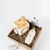 Cadeaupakket hoera een jongen – Jollein activiteitenkubus, baby douchegel & quote blockie Cadeaupakket hoera een jongen – Jollein activiteitenkubus, baby douchegel & quote blockie