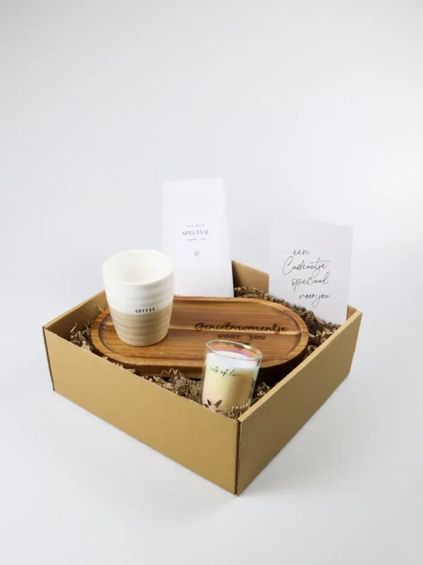 Cadeaupakket speciaal voor jou met Zusss mok en chocolade Cadeaupakket speciaal voor jou met Zusss mok en chocolade