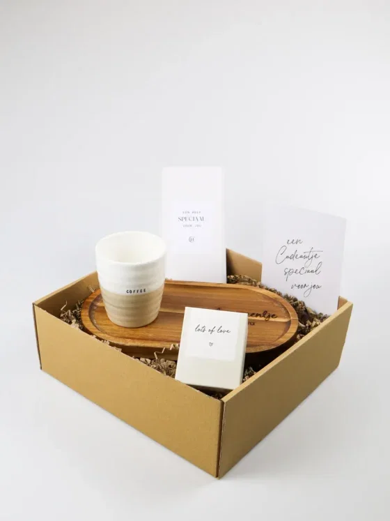 Cadeaupakket speciaal voor jou met Zusss mok en chocolade