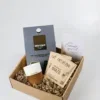Cadeaupakket met Meenk drop, koffie en genieten mok van Zusss Cadeaupakket met Meenk drop, koffie en genieten mok van Zusss