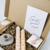 Brievenbus cadeau speciaal voor jou met kandelaar en kaarsen