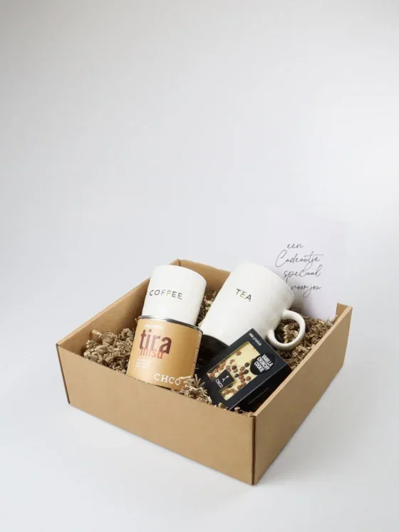Cadeaupakket speciaal voor jou met Zusss mokken en chocolade Cadeaupakket speciaal voor jou met Zusss mokken en chocolade