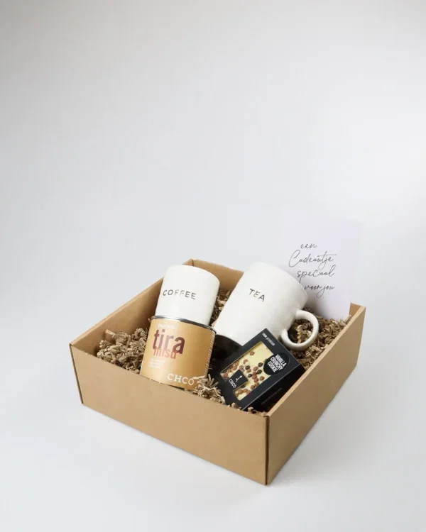 Cadeaupakket speciaal voor jou met Zusss mokken en chocolade Cadeaupakket speciaal voor jou met Zusss mokken en chocolade