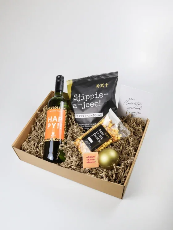 WK cadeaupakket met wijn, chips en Celebrate magneettegeltje