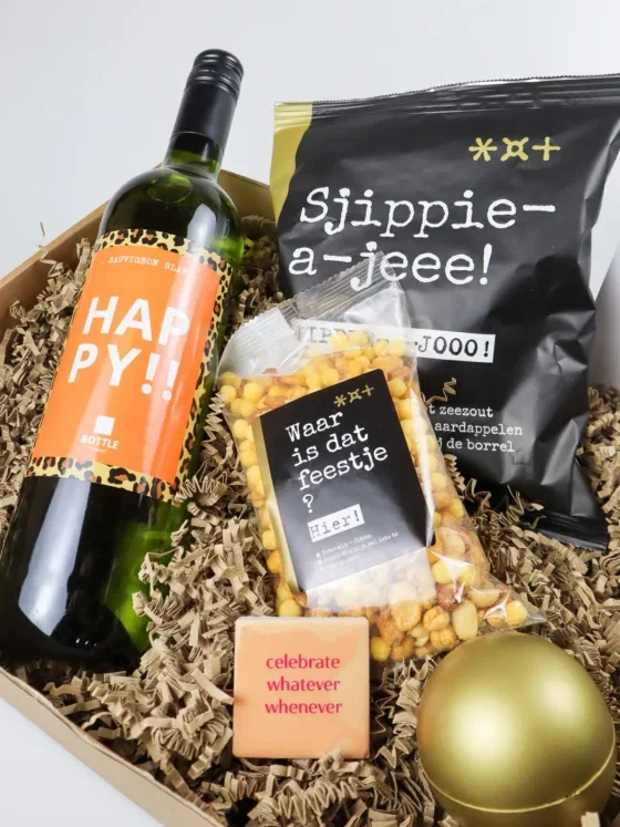 WK cadeaupakket met wijn, chips en Celebrate magneettegeltje