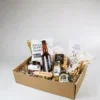 2 Cadeaupakket nieuw huis met borrelplank, tapenade en theelichtjes 2 Cadeaupakket nieuw huis met borrelplank, tapenade en theelichtjes