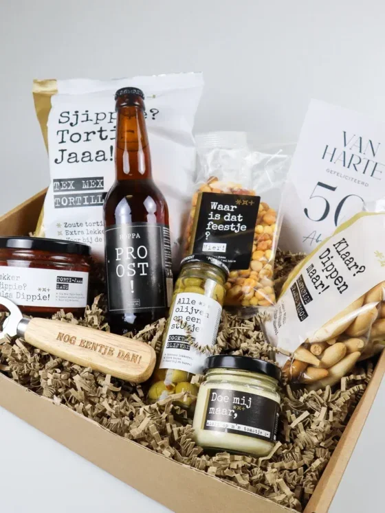 2 Cadeaupakket nieuw huis met borrelplank, tapenade en theelichtjes