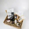 Cadeaupakket veel liefs met wijn en borrelhapjes