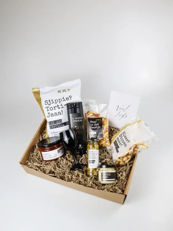 Cadeaupakket veel liefs met wijn en borrelhapjes