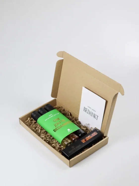 Brievenbus cadeau om jou te bedanken met wijn en chocolade Brievenbus cadeau om jou te bedanken met wijn en chocolade