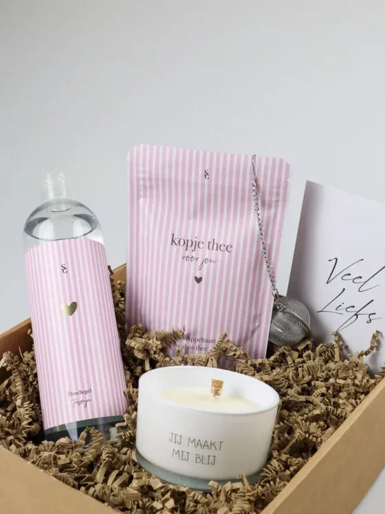 Cadeaupakket jij maakt mij blij met kaars, douchegel en thee