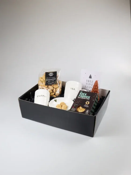 Kerst cadeaupakket met Zusss mokken en koekjes
